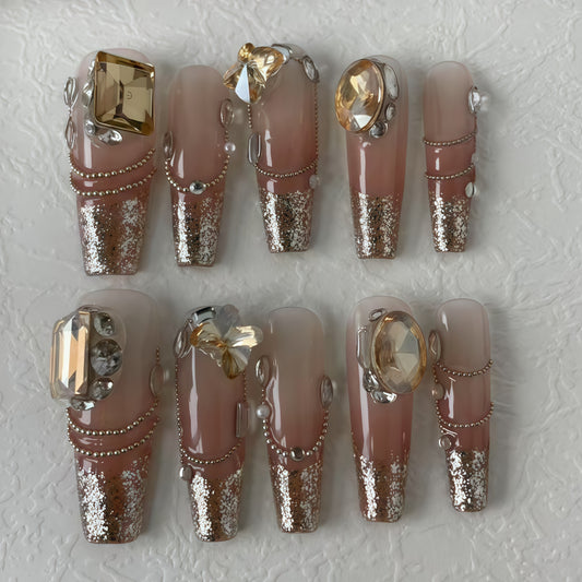 Cat-eye push-on nails, crystal fake nails, chain-style fake nails, glue-attached nail stickers, women's manicure